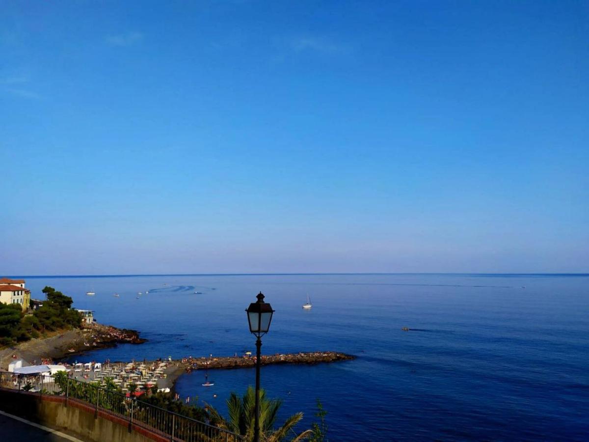 Bed and Breakfast Tra Il Borgo E Il Mare Cervo Exterior foto